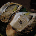 炭火焼肉 あもん - ＢＩＧな岩牡蠣＠ミルキーでメッチャ旨い！