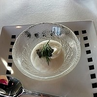 ブリーズ オブ トウキョウ - カリフラワーのムース　キャビア添え