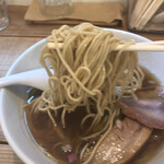 The Noodles & Saloon Kiriya - 麺リフト。パッツパツの麺が良く合います。