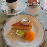 純喫茶 フルール - バスクの焦がしチーズケーキ ドリンクセット