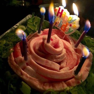 肉ケーキでお祝い。特別な記念日にはぜひ！