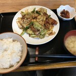 お食事処 縁 - 回鍋肉定食（920円）