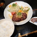 御二九と八さい はちべー - 牛タンハンバーグランチ