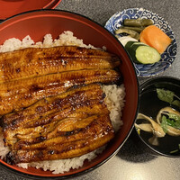 菊屋 - 元祖！国産二段鰻丼の全体像