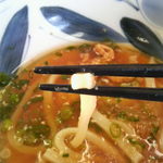 結々亭 - エッジのある綺麗な麺の断面