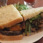 パーラー江古田 - チキンとグリル野菜サンド