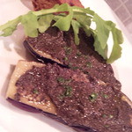 ランタン・ルージュ - ②玉ねぎのキッシュＡ風＋焼き茄子のタップナード