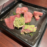 肉匠 牛虎 西中島店 - 