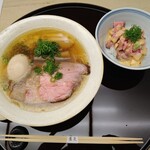 紀尾井町 藍泉 - 醤油ラーメン＆ミニ胡麻だれチャーシュー丼
