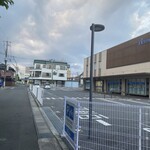 マキバオー - 駐車場案内
ろうきん前の通りに入ります。
