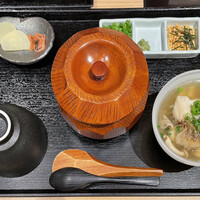 最飛び飛騨牛 しゃぶすき家 馬喰一代 名古屋WEST - お盆で運ばれてきます♪
