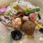 長崎ちゃんぽん・皿うどん 球磨 - 並ちゃんぽんの具材　オールスター　カニかまが参加