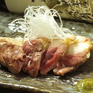 広島県”江田島地鶏”3種から選べる藻塩焼きを地酒とともに堪能