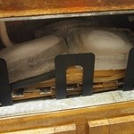 ビールスタンド重富 - ビールの冷却も氷でやってます