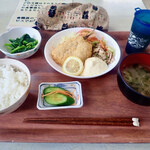カフェテリア タベルナ ヤヨイ - 「本日の定食」380円はありがたし