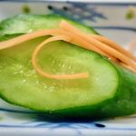 カフェテリア タベルナ ヤヨイ - 「本日の定食」●お漬物はきゅうりとにんじん、うすしお