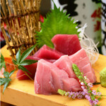 Assortment of 2 types of bluefin tuna