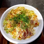 お好み焼 鉄板焼 桃太郎 - 広島焼き 肉玉うどん 820円(テイクアウト)