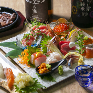 当店自慢！選りすぐりの鮮魚を使ったお寿司や炭火焼料理をどうぞ