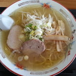 お食事の店 味虎 - 塩ラーメン（６００円）です。