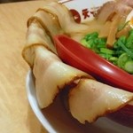 天下一品 - 鉢からこぼれる豚トロは肉好きなら堪らない一品