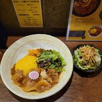 SPICY CURRY 魯珈 - 煮干し生姜醤油カレー～豚バラの和風カレー～+ぷちサラダ