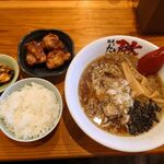 麺屋 だいくう - 中華そば＋唐揚げ＋ご飯のセット 900円