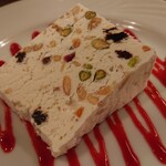 フレンチバル KATO - これも必ず頂く。ヌガーグラッセ。キャラメリーゼされたピスタチオがたまらない。