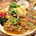 カフェ スパイス ローカル テン ト テン - 