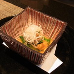 ふふ 熱海 - 春らしく菜の花と山葵のおひたしです。優しい歯触りに爽やかな山葵の風味が美味☆