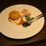 ふふ 熱海 - 苺のレアチーズアイスはそのまま フルーツケーキはコーヒーとあわせて。