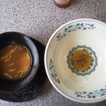 光福亭 - ベトコン普通（左）丼とベトコン大盛り丼（右）