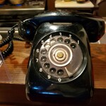 あめや - 現役の黒電話。このお店の唯一の電話。鳴りますよ♪