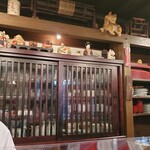 あめや - 左端っこ女将さん、なんと91歳の現役。