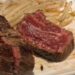 鉄板焼ステーキダイニング ハッピーバッファロー - 肉肉しくて食べ応えあります