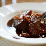 キッチンミルポワ - シチューは黒毛和牛のホホ肉を使用