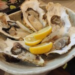 Hamayaki Dainingu Kakiya - 生牡蠣