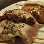 じとっこ組合 - 「ささみ串焼き」（生七味・ 山わさび）：トロッと半生のささみを奥深い辛さで！