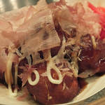 じとっこ組合 - 「たこ焼き飫肥天」：あご・はも・豆腐を使った、贅沢なたこ焼き！