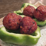 じとっこ組合 - 「菅原さんのジャンボつくピー」：青臭く無く、濃厚な味のピーマンで、
      市販の“パプリカ”とは、全く違います！
      