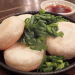 じとっこ組合 - 「丸餃子」：モチッとした食感の愉しさ、
      地頭鶏の餡の美味しさとスープの旨さの
      三重構造♪
      