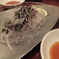 やさいの王様 銀座店 - 
                  
                  美肌効果たっぷりアロエのお造り（700円）。
