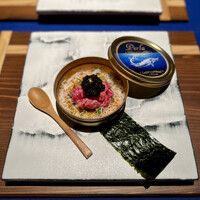 肉割烹 肉かぶく - キャビア缶に詰めたペルーラキャビアとカイノミのユッケ パルミジャーノ・レッジャーノ