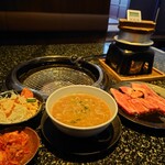 あみやき亭 - 国産牛イチオシランチ(釜炊き1番ライス)、牛肉入りテールスープ(ハーフ)