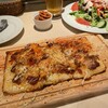 FRANZ club - プルドポークのスパイシーフラムクーヘン 南ドイツの薄焼きピザ。美味し。