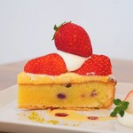 ハナツムリ - 【2022.06】いちごのタルト(税込638円)