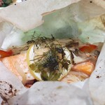 Cafe WASUGAZEN - 鮭とキノコの包焼き