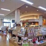 TULLY'S COFFEE - 『蔦屋書店 新潟中央インター店』に併設されています