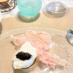La Brianza - ブッラータチーズキャビアイタリア産サンダニエーレ。キャビアの塩気と風味と、生ハムの甘みとか塩味とか。いろいろ組み合わせたりして堪能しちゃいました～(^^)/