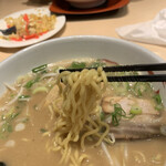 Yasu - ﾜﾀｼのミニラーメン 極みとんこつ醤油  やはりやすのブラックの方が良い